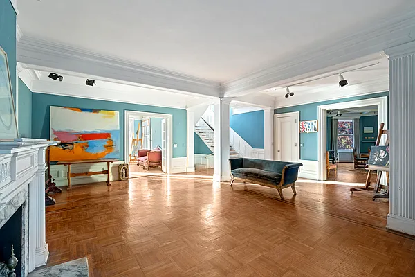 Sold by Christie's International Real Estate Group, LLC | media 4