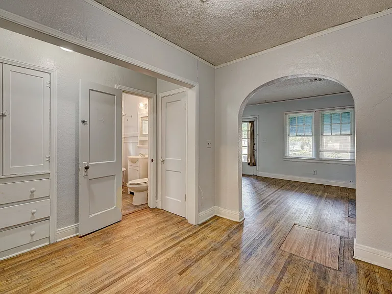 731 S Rockford Ave — Photo 8