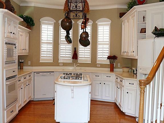 4th image of 2510 Peninsulas Dr