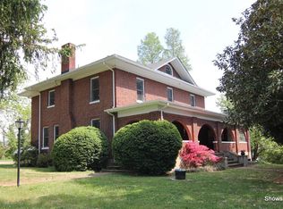 318 S Preston Rd, Vinton, VA 24179