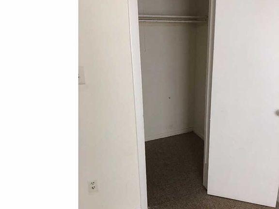 4th image of 326 Hermitage St