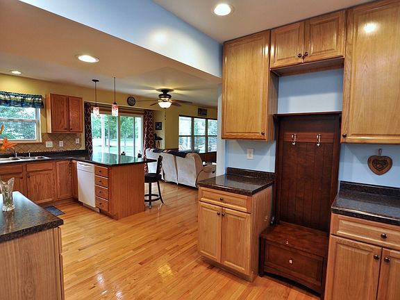 2nd image of 394 Longvalley Ln
