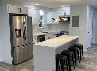 19215 15th Ave NE APT 2, Seattle, WA 98155