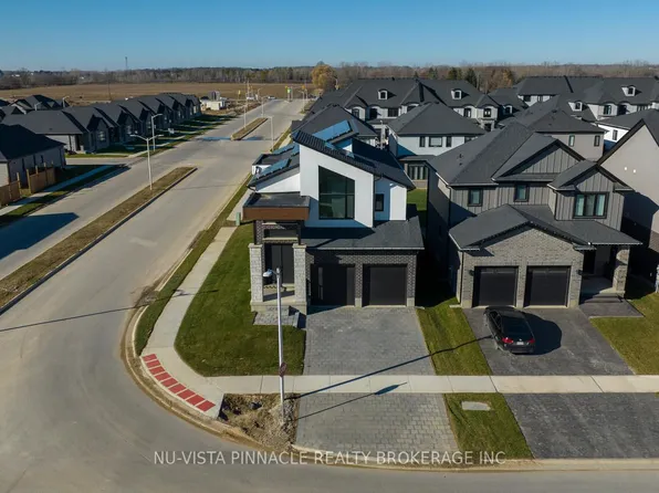 260 Crestview Dr, Middlesex Centre, ON N0L 1R0