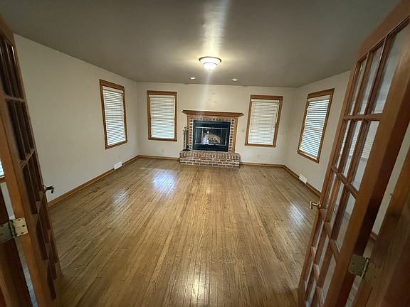Den/Living Room