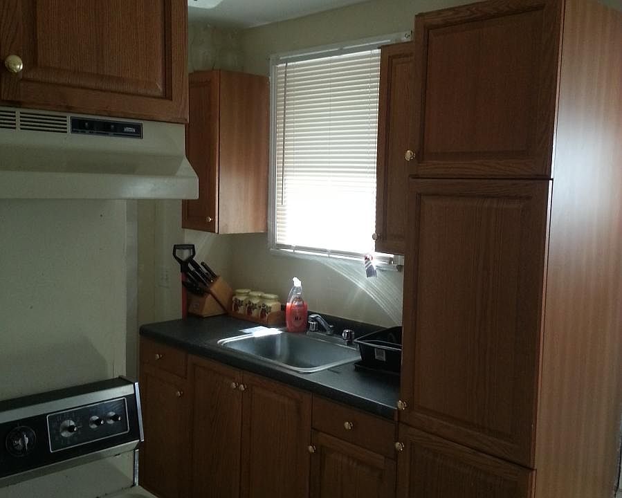 2nd image of 9 Boswell Ave #1