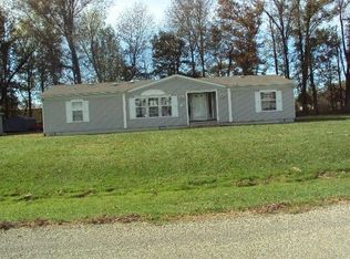 4 Fox Run Dr, Altamont, IL 62411