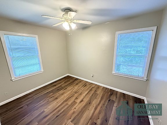 3rd image of 119 Barbara Mitchell Dr E