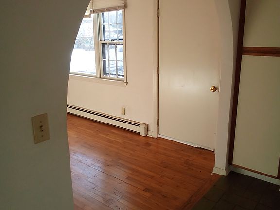 Living room/dining area