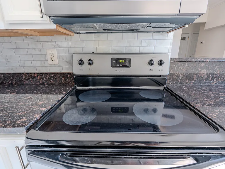 315 Evarts St NE #102 — Photo 13