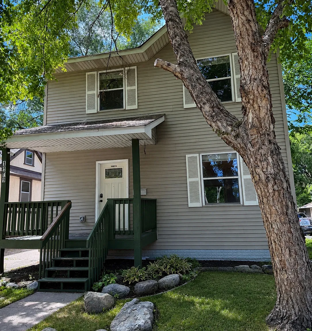 4 bed, 2.5 bath, 1847 sqft, $3,000 — Photo 1