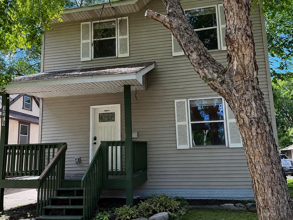 1159 15th Ave SE