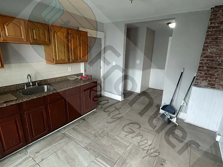 1624 Niagara St #4 — Photo 7
