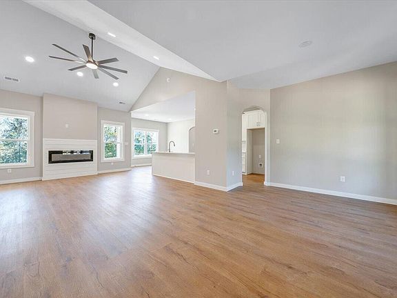 3rd image of 45 Summerfield Rd