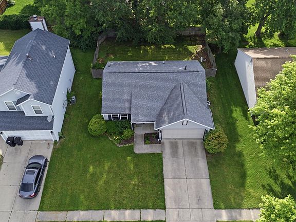 2nd image of 3313 Sussex Ln
