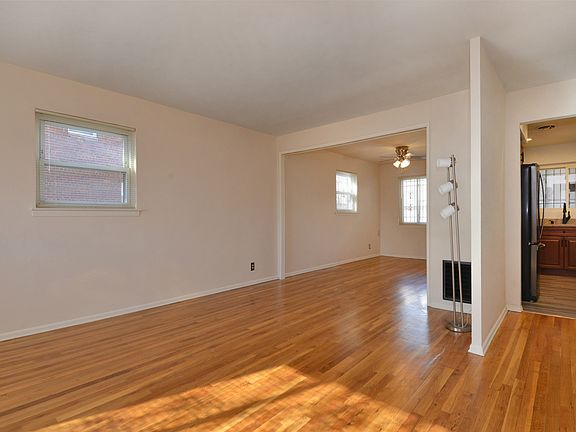 3rd image of 18405 Henderson Ave