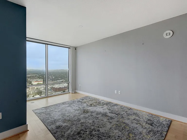 300 Bowie St — Photo 13