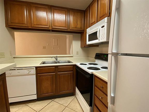 3rd image of 806 W 24th St APT 119