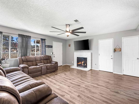 5th image of 17145 E Parkvalley Ave