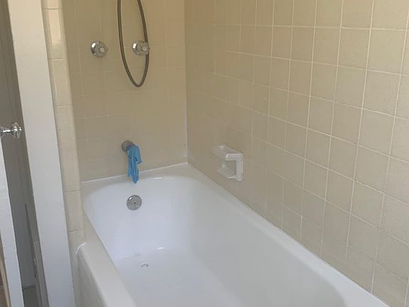 2nd image of 1102 20th St Unit C
