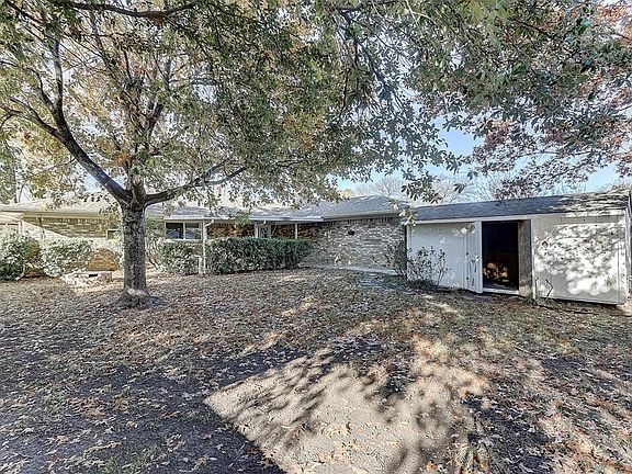 5th image of 1022 Grove Dr
