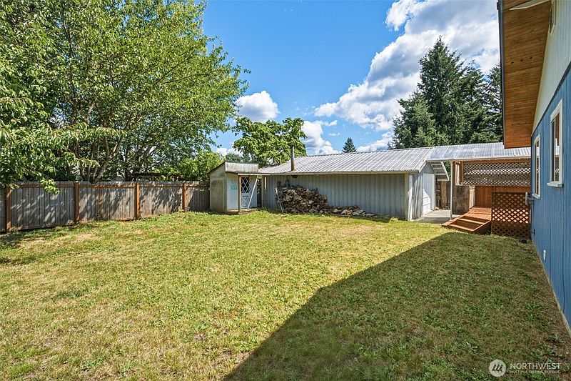 5th image of 8527 9th Avenue SE