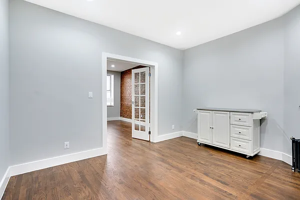 Rented by Cooper & Cooper Real Estate | media 7