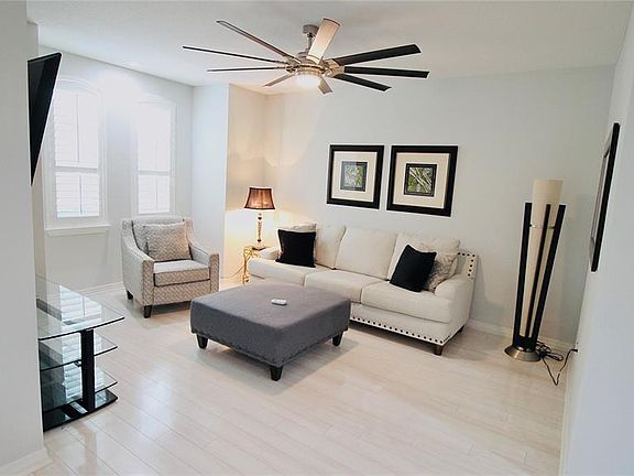 4th image of 13 Meridian Dr