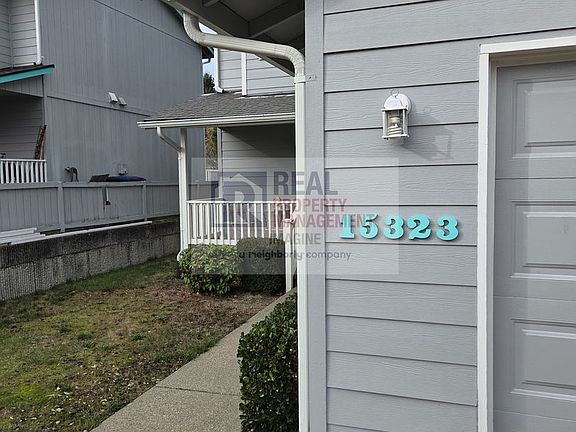 3rd image of 15323 Berry Valley Dr SE