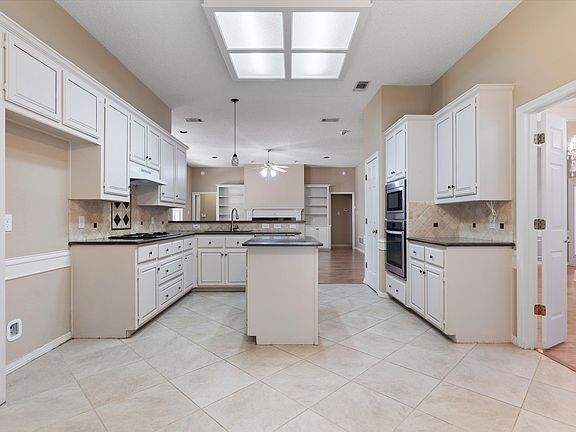 5th image of 1404 Land Dr