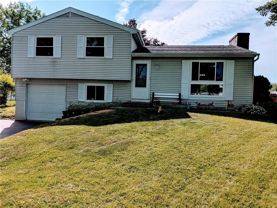 1st image of 10 Settlers Ln
