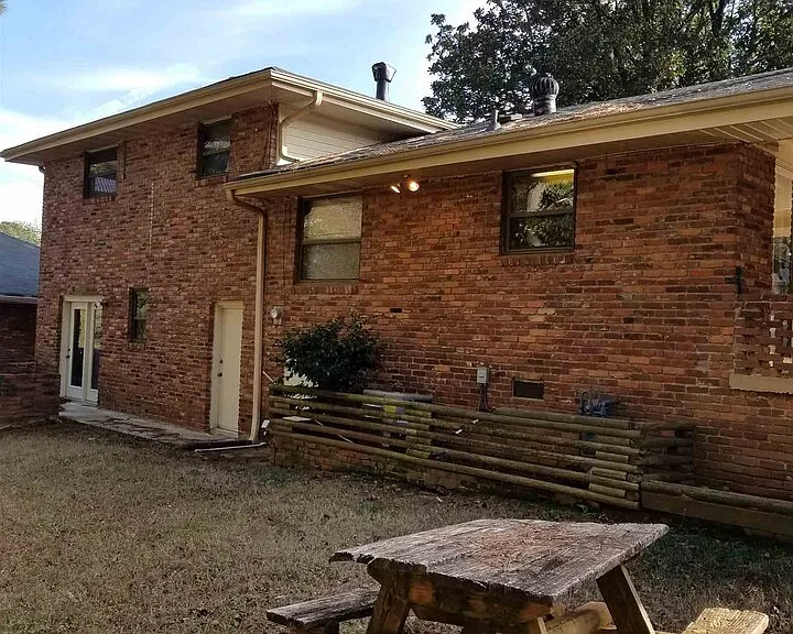 3184 Gay Dr — Photo 3