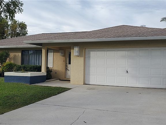 3rd image of 239 SW 42nd St