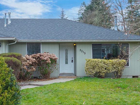 3rd image of 2315 Boulevard Court SE