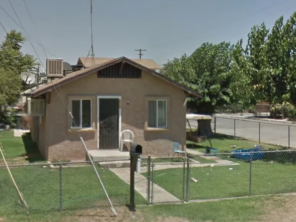 8712 Gail Marie Dr, Lamont, CA 93241