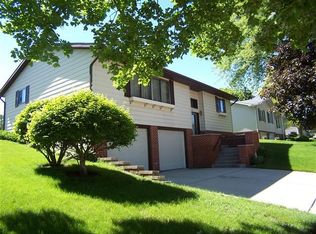 221 Cherokee Rd, Beaver Dam, WI 53916