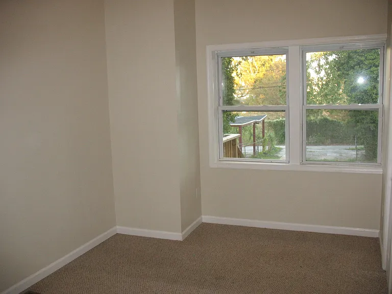 411 Rosecroft Ter — Photo 3