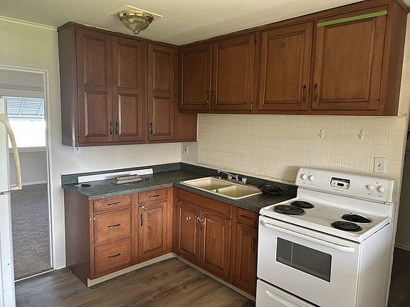 4th image of 2028 Pittsfield St