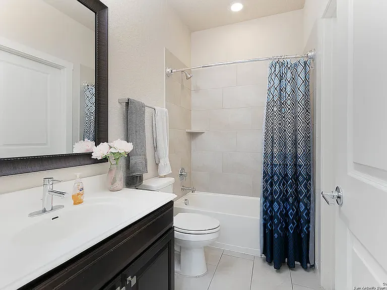 3831 Harry Wurzbach Rd #21 — Photo 10