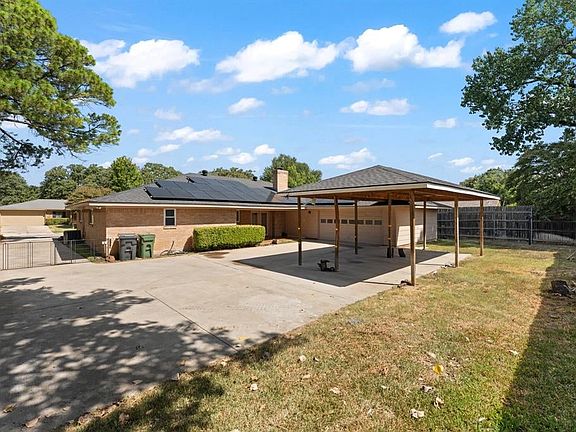 5th image of 1807 Holm Oak St