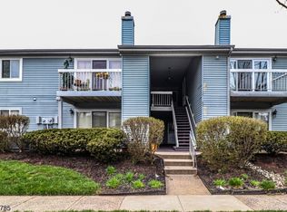 22 Beaconsfield Pl, Somerset, NJ 08873