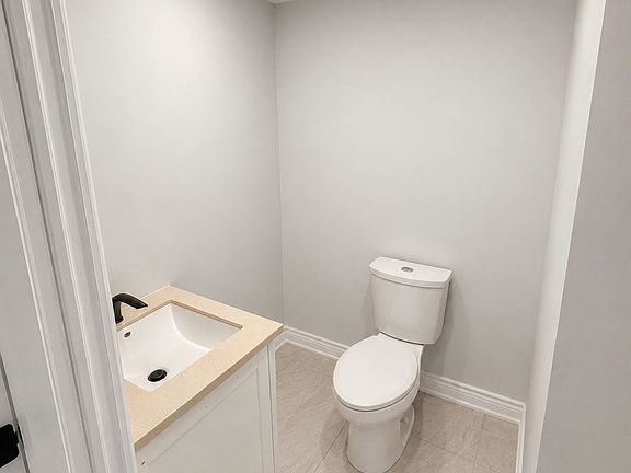 5th image of 2279 Chapman Ct #Basement