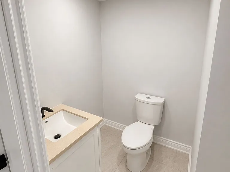 2279 Chapman Ct #BASEMENT — Photo 5