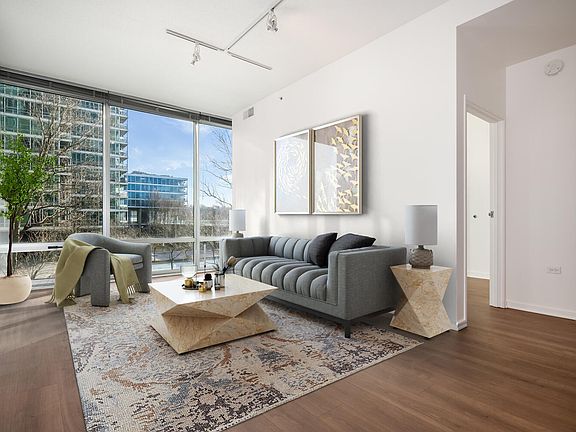 3rd image of 9725 Woods Dr Unit 305
