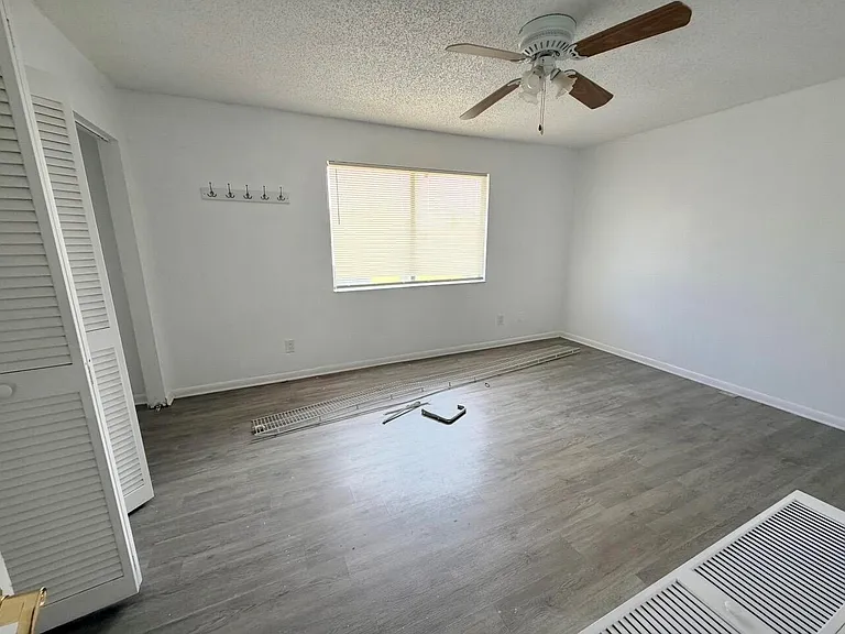 2305 Seaside Dr — Photo 12