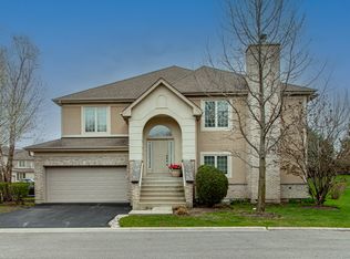 6 Beaconsfield Ct, Lincolnshire, IL 60069