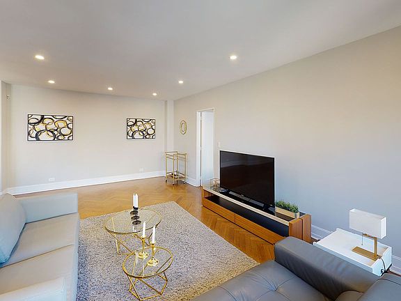 3rd image of 30 Park Ave APT 20F