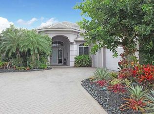 38 Bermuda Lake Dr, Palm Beach Gardens, FL 33418