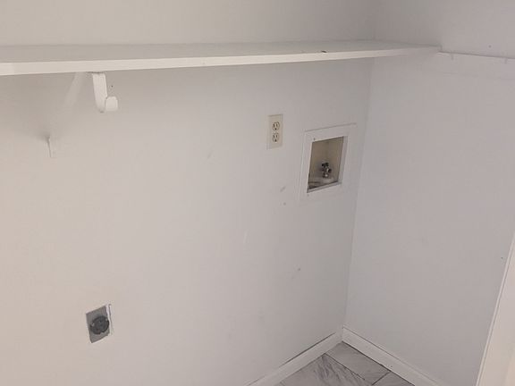5th image of 905 Madison St #B