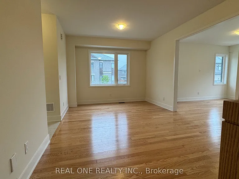 75 Robert Eaton Ave — Photo 13